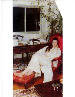 Youssra feet photo thumbnail