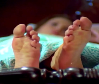 Youssra feet photo thumbnail