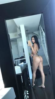 Yovanna Ventura feet photo thumbnail