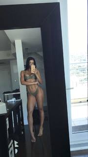 Yovanna Ventura feet photo thumbnail