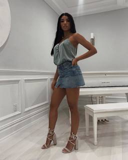 Yovanna Ventura feet photo thumbnail
