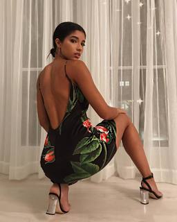 Yovanna Ventura feet photo thumbnail