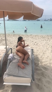 Yovanna Ventura feet photo thumbnail