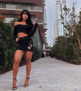 Yovanna Ventura feet photo thumbnail