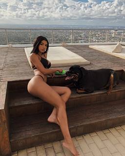 Yovanna Ventura feet photo thumbnail