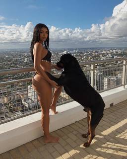 Yovanna Ventura feet photo thumbnail