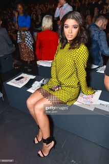 Yovanna Ventura feet photo thumbnail