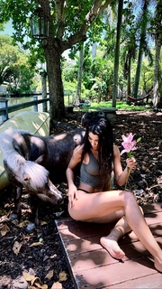 Yovanna Ventura feet photo thumbnail