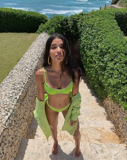 Yovanna Ventura feet photo thumbnail