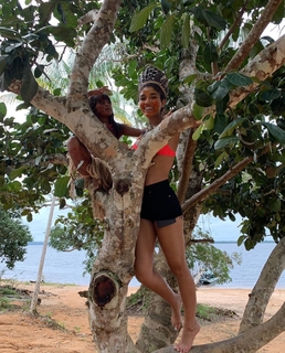 Yovanna Ventura feet photo thumbnail