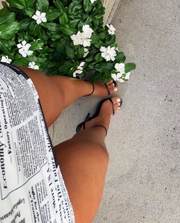 Yovanna Ventura feet photo thumbnail