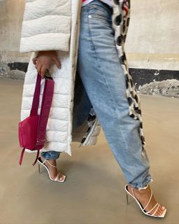 Yovanna Ventura feet photo thumbnail