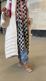 Yovanna Ventura feet photo thumbnail