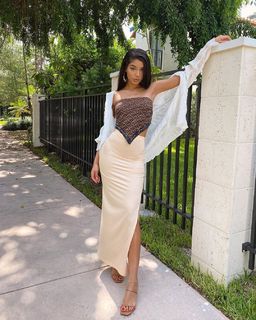 Yovanna Ventura feet photo thumbnail