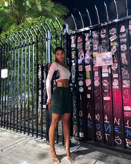 Yovanna Ventura feet photo thumbnail