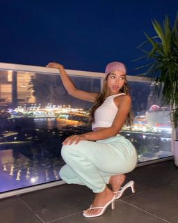 Yovanna Ventura feet photo thumbnail