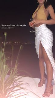 Yovanna Ventura feet photo thumbnail