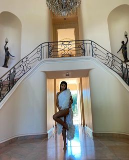 Yovanna Ventura feet photo thumbnail