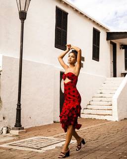 Yovanna Ventura feet photo thumbnail