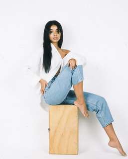 Yovanna Ventura feet photo thumbnail