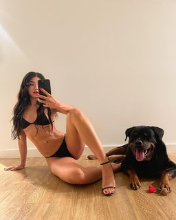 Yovanna Ventura feet photo thumbnail