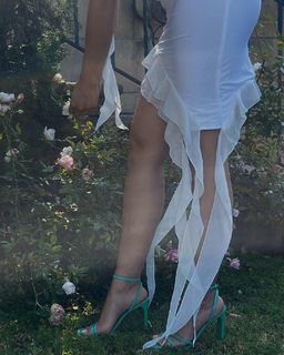 Yovanna Ventura feet photo thumbnail