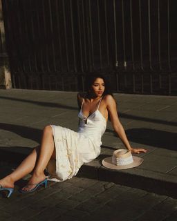 Yovanna Ventura feet photo thumbnail