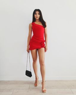 Yovanna Ventura feet photo thumbnail