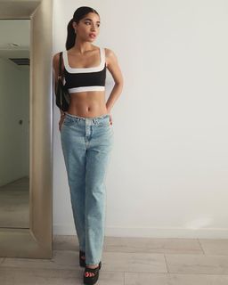 Yovanna Ventura feet photo thumbnail