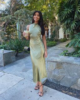 Yovanna Ventura feet photo thumbnail