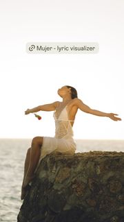 Yovanna Ventura feet photo 3