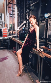 Yoyo Chen feet photo 7