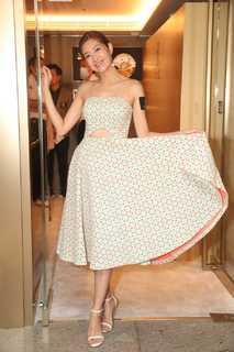 Yoyo Chen feet photo 19
