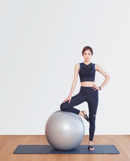 Yu-Na Kim feet photo 17