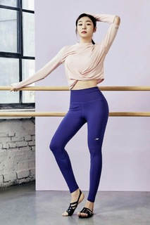 Yu-Na Kim feet photo 18