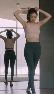 Yu-Na Kim feet photo 9
