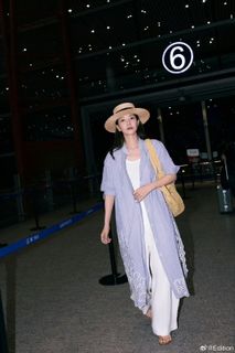 Yuanyuan Gao feet photo 4