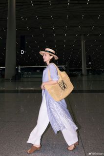 Yuanyuan Gao feet photo 3