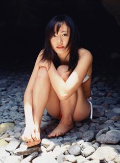 Yui Aragaki feet photo thumbnail