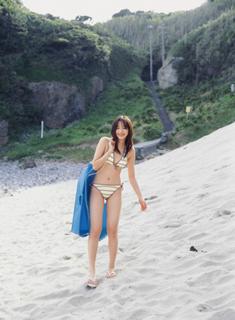 Yui Aragaki feet photo thumbnail