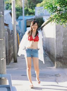 Yui Aragaki feet photo thumbnail