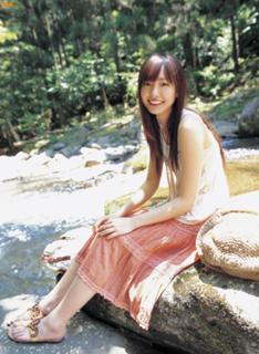 Yui Aragaki feet photo thumbnail