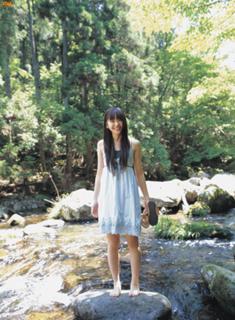 Yui Aragaki feet photo thumbnail