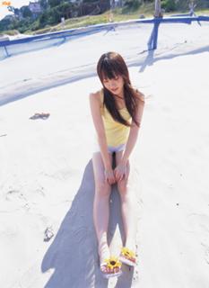 Yui Aragaki feet photo thumbnail