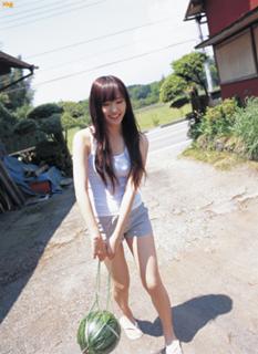Yui Aragaki feet photo thumbnail