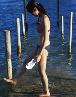 Yui Aragaki feet photo thumbnail