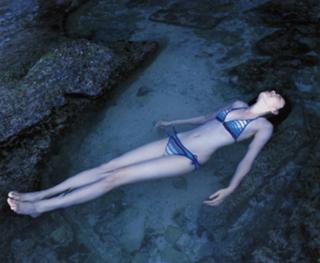 Yui Aragaki feet photo thumbnail