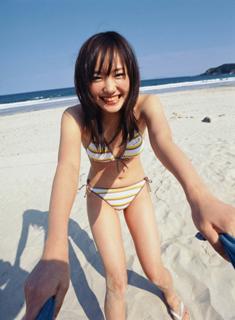 Yui Aragaki feet photo thumbnail