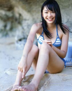 Yui Aragaki feet photo thumbnail