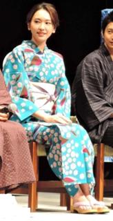 Yui Aragaki feet photo thumbnail